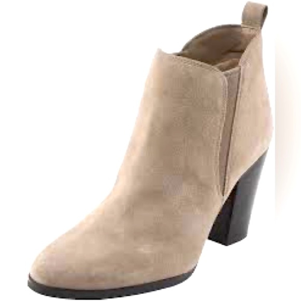 Michael Kors Brandy Chelsea Boots, Size 7.5